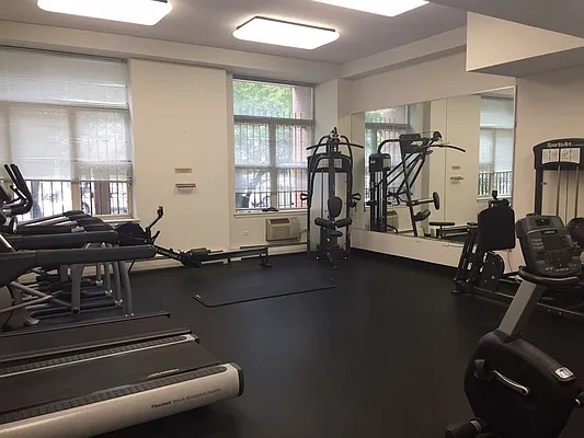 Rented by Manhattan Skyline | media 11