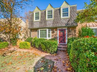 8213 Doctor Craik Ct, Alexandria, VA 22306