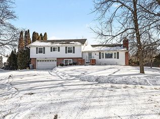 656 Wadhams Rd, Smiths Creek, MI 48074