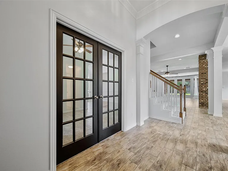 14 Beauty Bower Pl — Photo 8