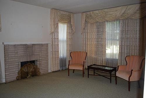 4th image of 1215 Park Dr