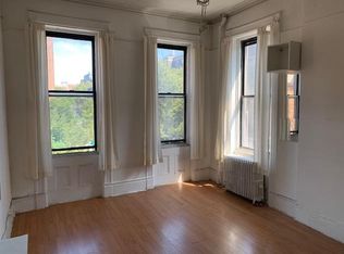 400 S 4th St APT 3L, Brooklyn, NY 11211
