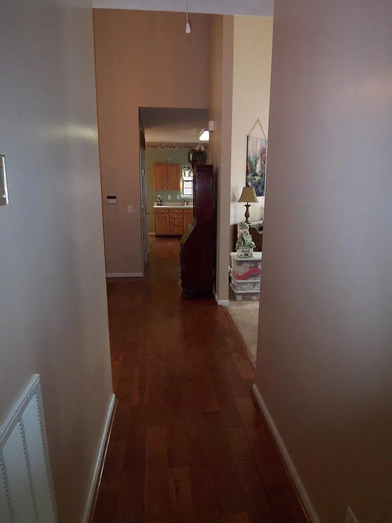 3 bed, 2363 sqft, $2,586 — Photo 3