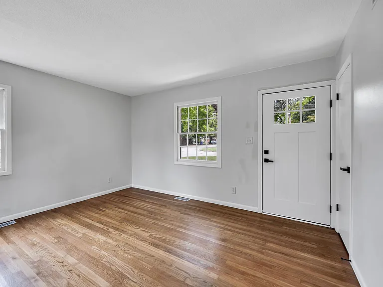 1306 Madison Ave — Photo 16
