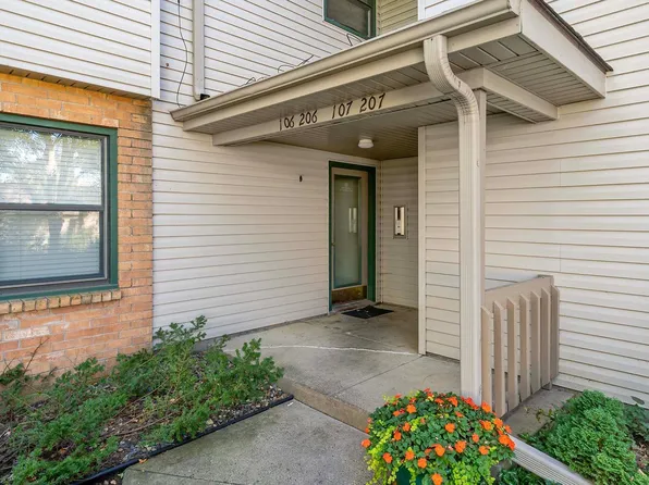 990 Kensington Trl APT 207, Eagan, MN 55123