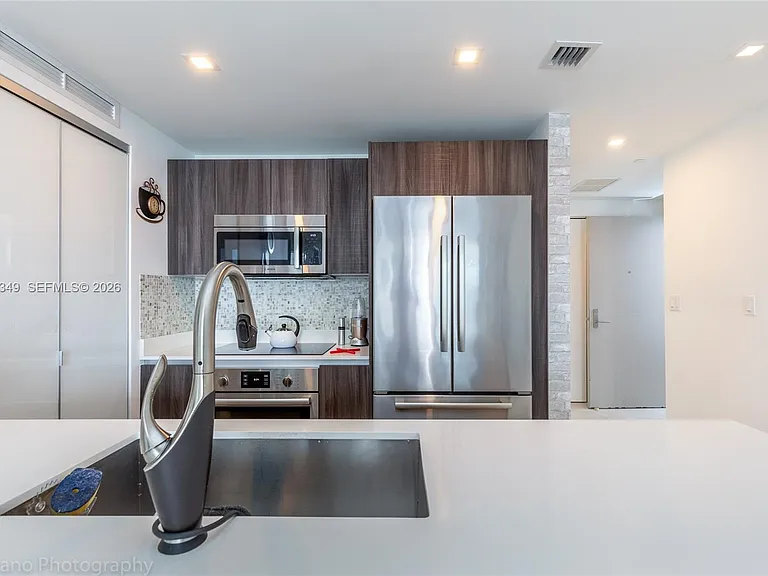 488 NE 18th St #4708 — Photo 9