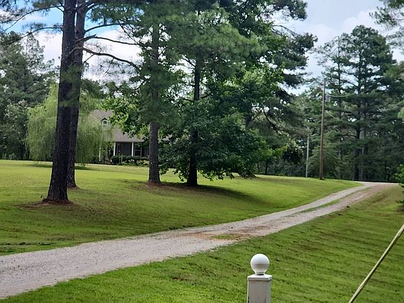 2nd image of 72 Twin Lakes Dr