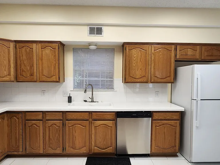 2413 Timber Ridge Ln — Photo 9