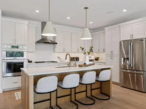 5624 Buffington Ln, Tonka Bay, MN 55331