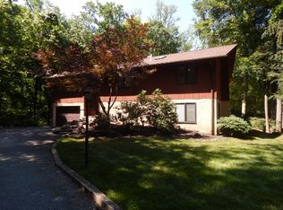 2390 N Schaffer Rd, Pottstown, PA 19464