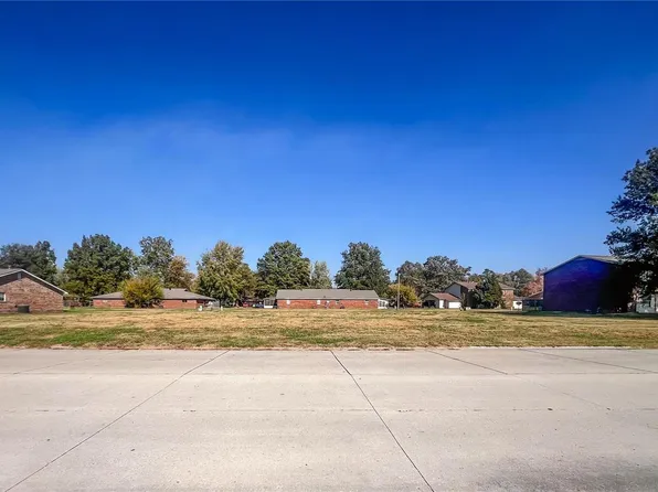 814 Wakefield Ave, Sikeston, MO 63801