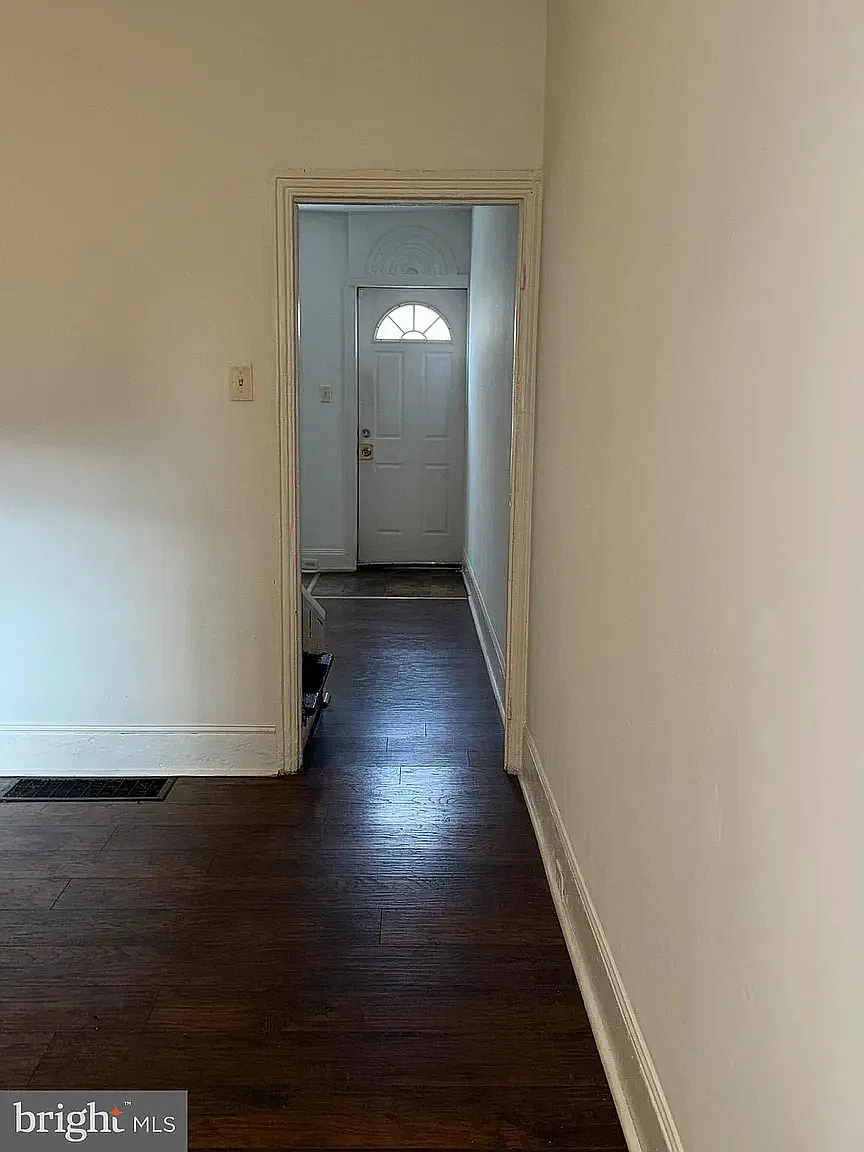 2 bed, 950 sqft, $1,380 — Photo 3