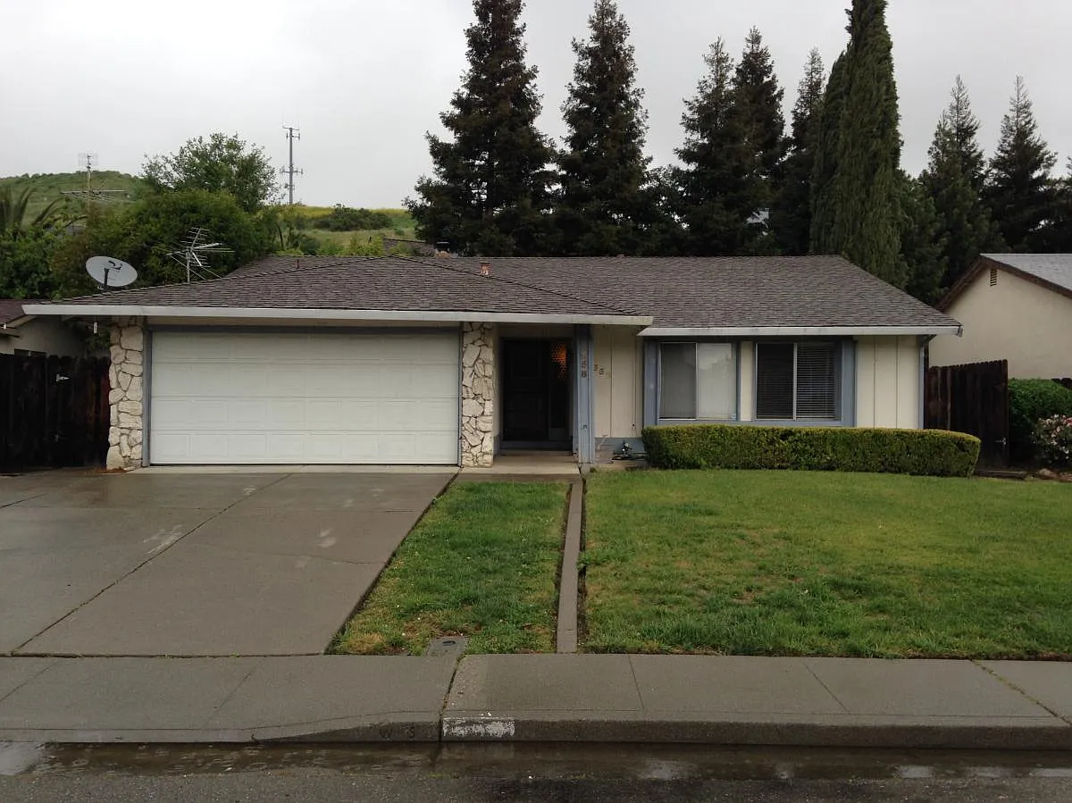 4 bed, 1596 sqft, $3,150 — Photo 1