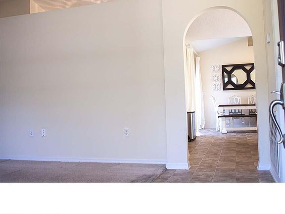 4th image of 17 Pine Cedar Dr