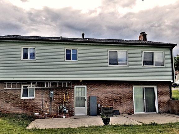 3rd image of 817 Finney Dr