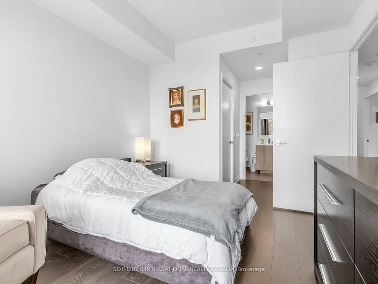 2020 Bathurst St #1221 — Photo 11