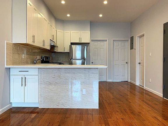 4th image of 1477 Myrtle Ave APT 3F