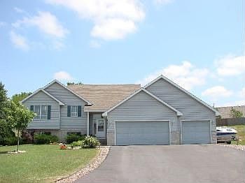 2nd image of 15768 Cardinal Cir