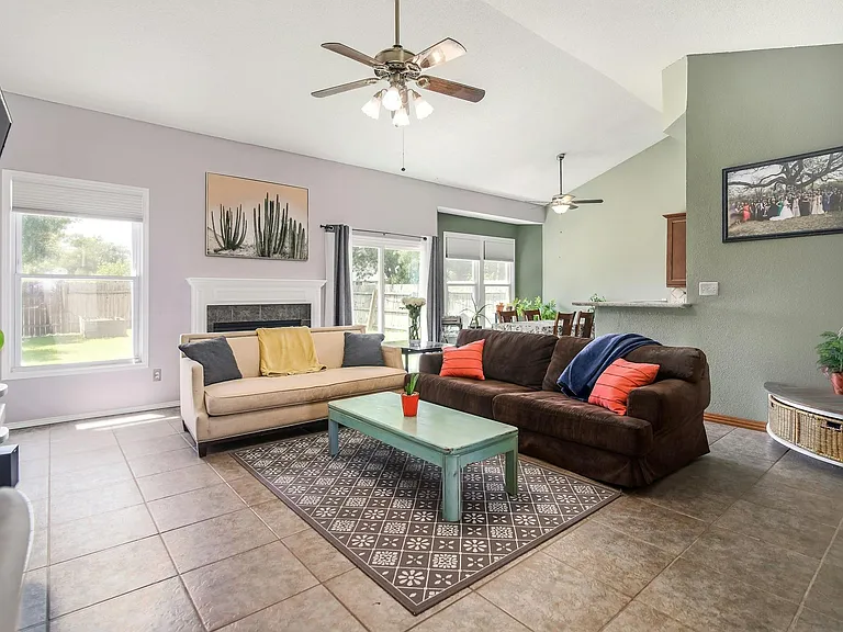 709 Sapling Cv — Photo 4