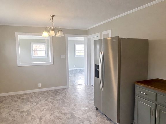 5th image of 615 Estes St