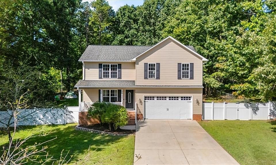 1st image of 835 Hidden Ct