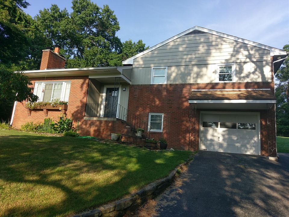 1st image of 3249 Woodland Dr