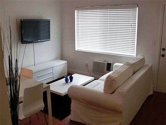 2nd image of 1135 Euclid Ave #203