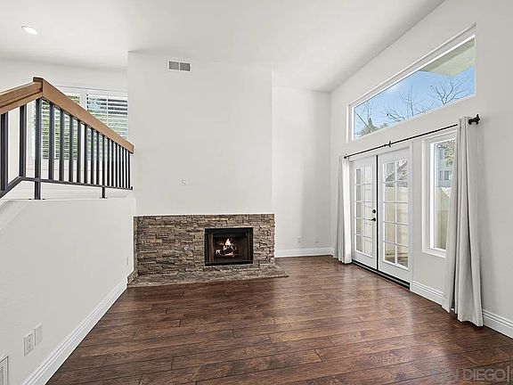 4th image of 1465 Summit Dr