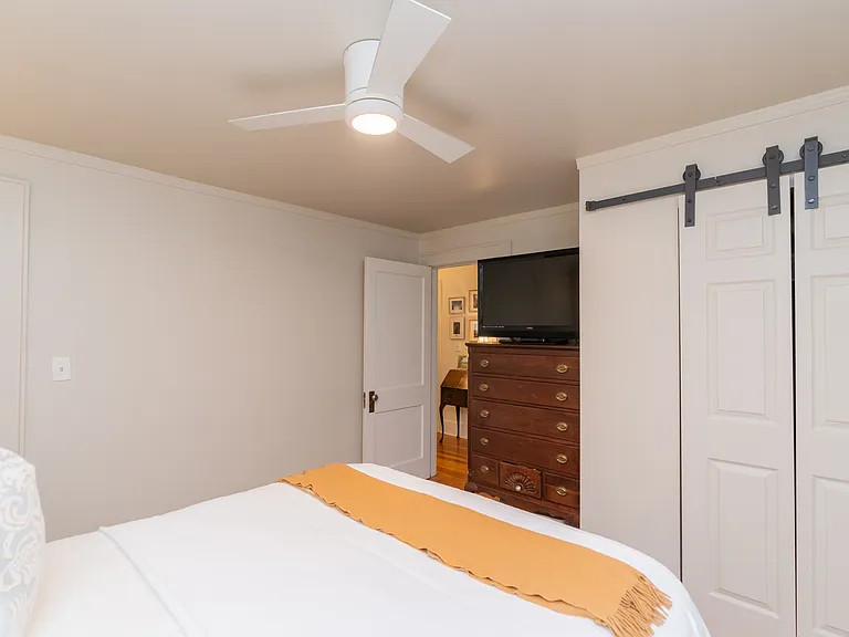 1026 Dartmouth St — Photo 16