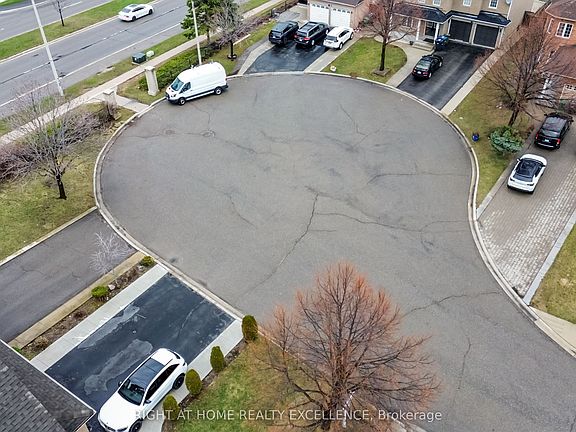 3rd image of 16 Whitford Ct