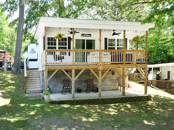 115 Pine St, New London, NC 28127
