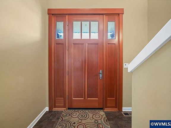 3rd image of 662 NW Mirador Pl