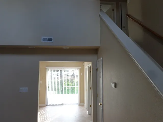 10510 Glory Meadow Ct — Photo 6