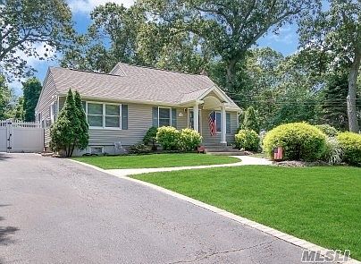 2nd image of 411 Sunset Ln