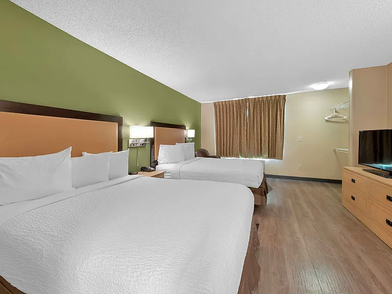 Studio Suite - 2 Full Beds