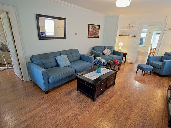 5th image of 209 Vermilion Ave
