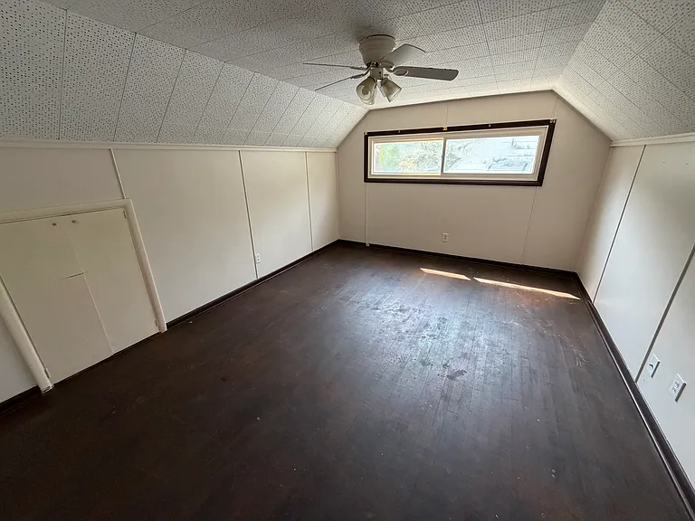 1637 Hanover St — Photo 13