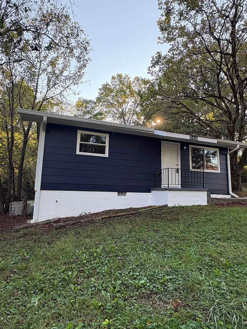 3 Bedroom 2 Bath House — Photo 2