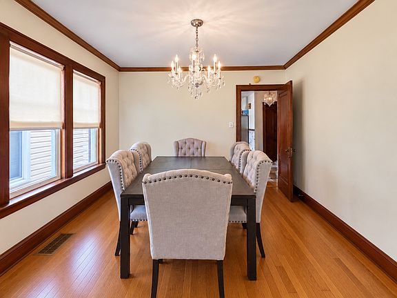 4th image of 6213 W Eddy St