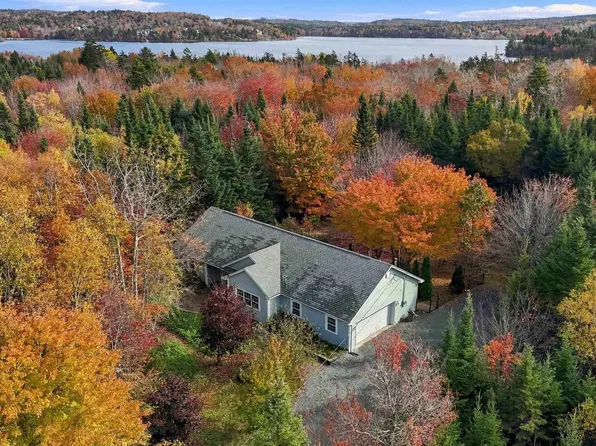 219 Bishops Gate Rd, Hammonds Plains, NS B4B 2A2