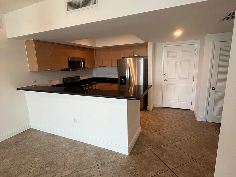 140 S Dixie Hwy #525 — Photo 2