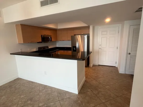 140 S Dixie Hwy APT 525, Hollywood, FL 33020