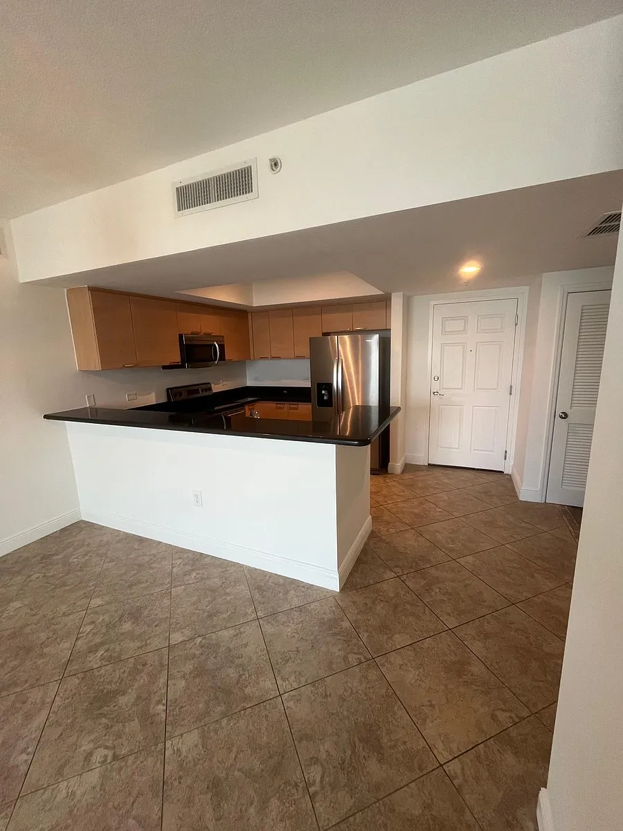 Building Photo - 140 S Dixie Hwy #525