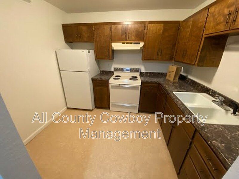 1st image of 267 N 8th St APT 2
