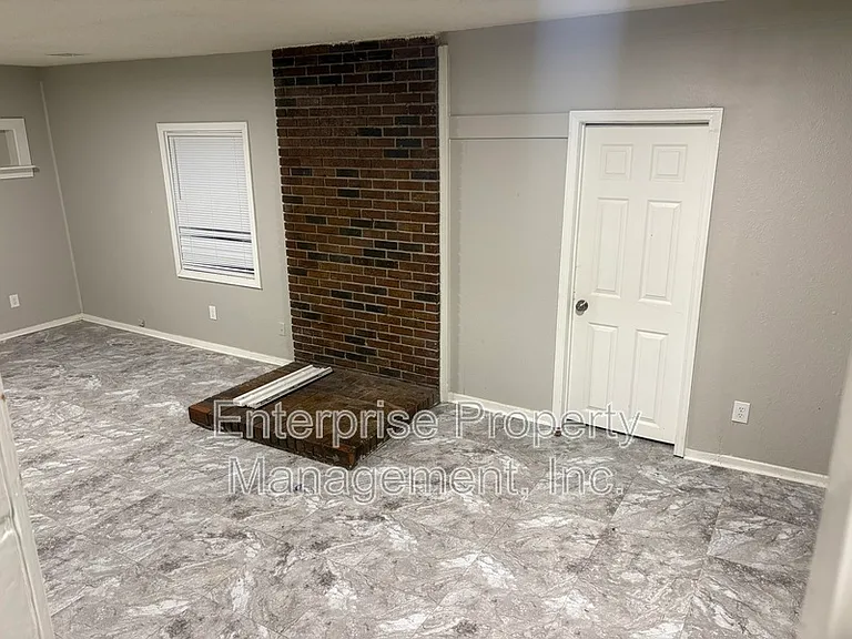 2447 Twain Ave — Photo 7