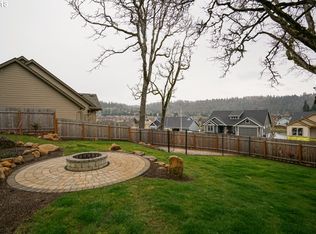 808 Pioneer Dr, Silverton, OR 97381