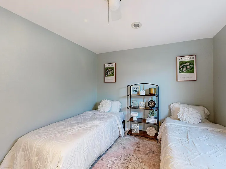 811 Oakway Ct — Photo 28