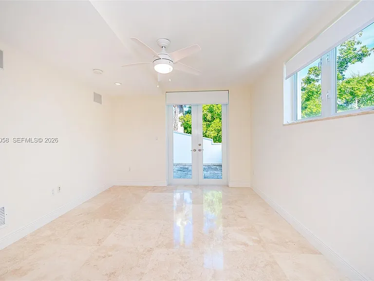 541 S Mashta Dr — Photo 20