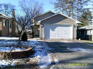 1030 Edgewater Ct, Round Lake Beach, IL 60073