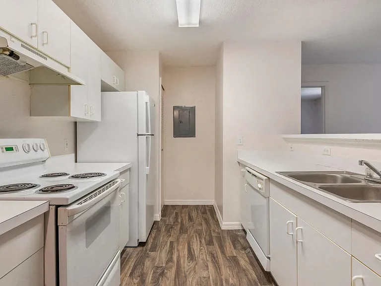 Park Villas Apartments — Photo 15